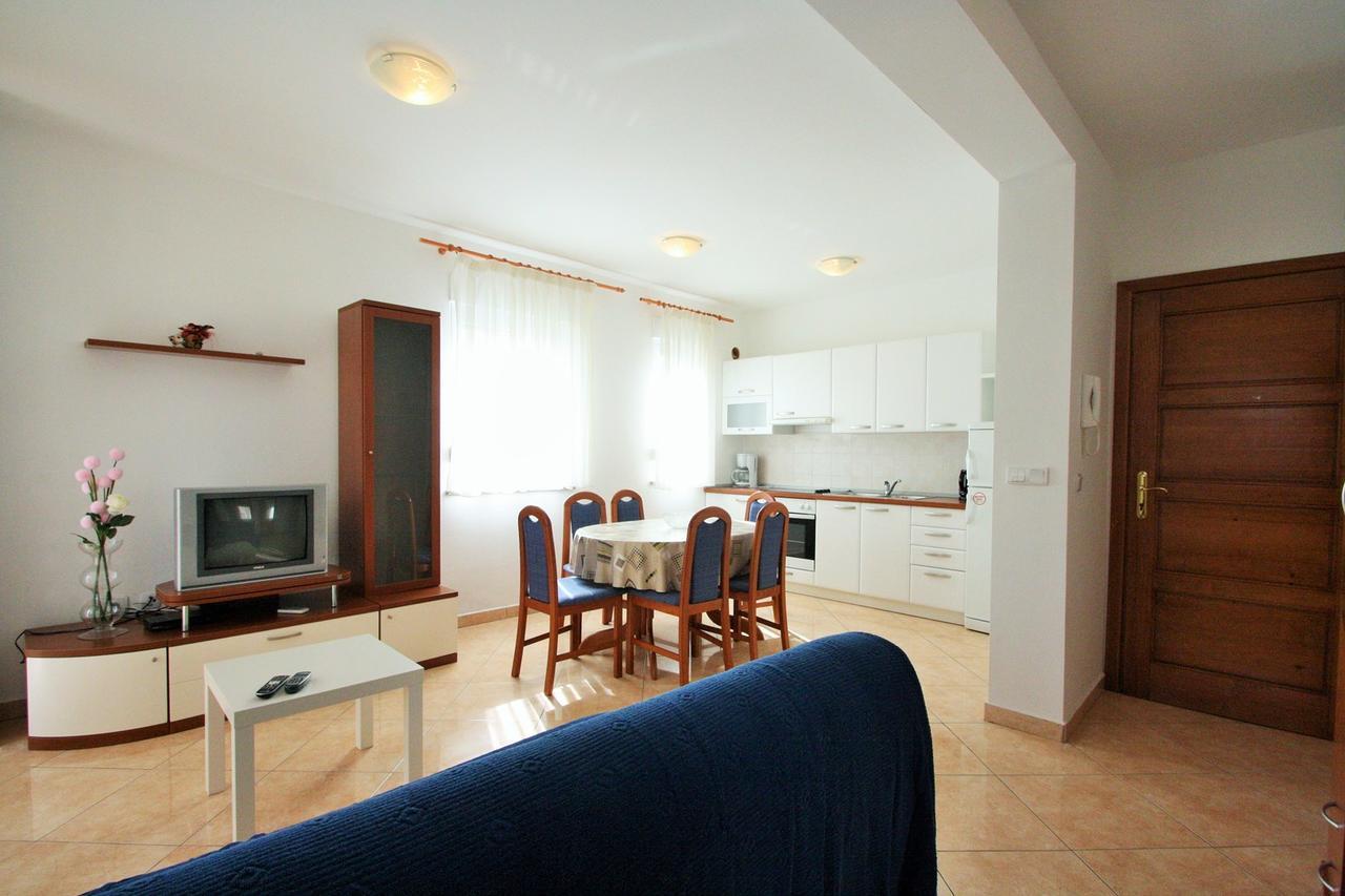 Apartment Bilic With Balcony Poreč Extérieur photo